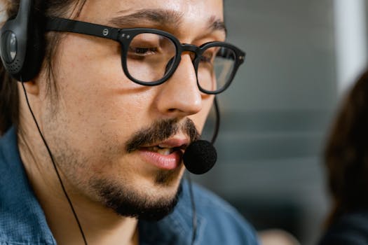 Condenser vs Dynamic: Which Mic Should You Buy for Streaming?